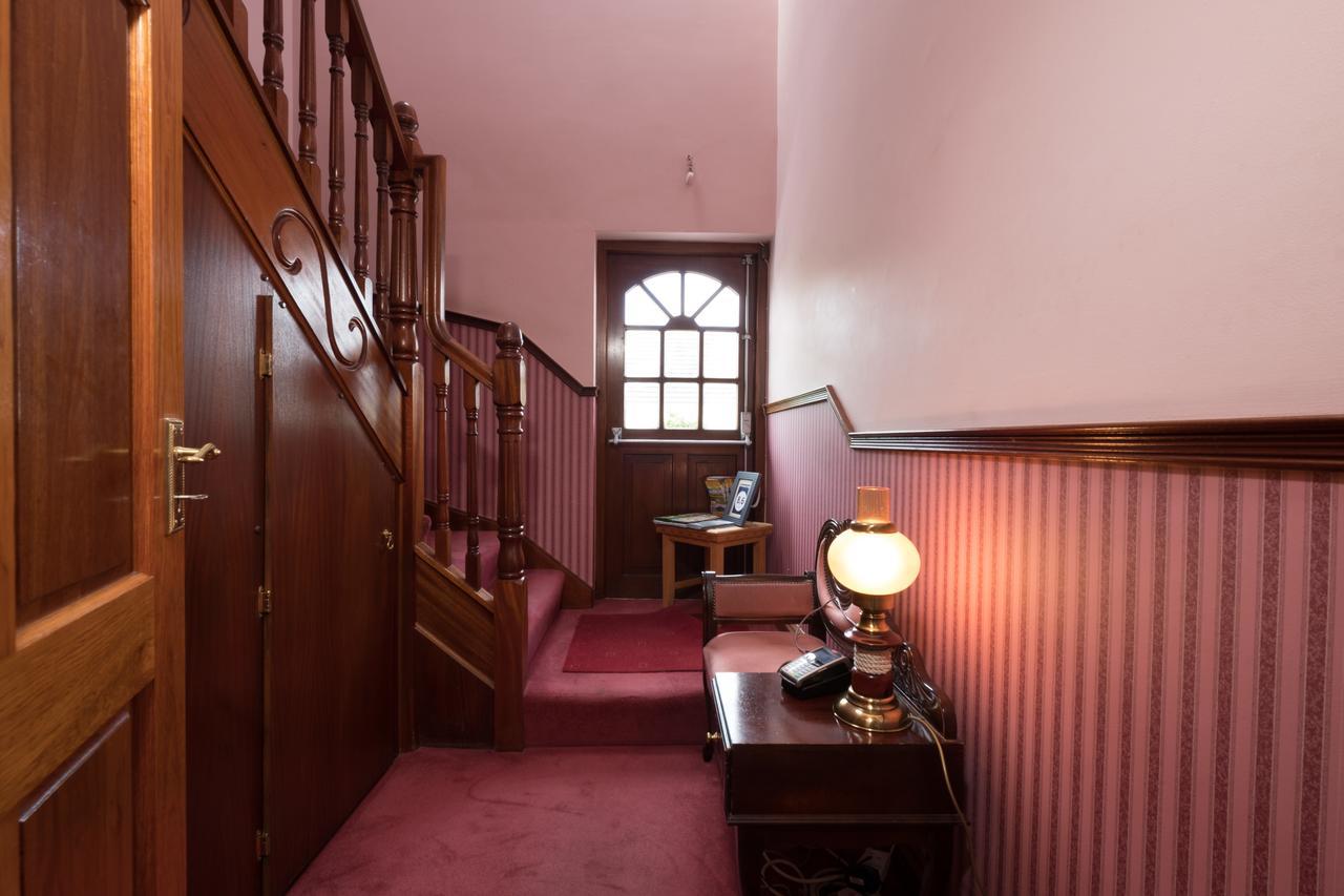 Ashwood House Bed and Breakfast Corrandulla Exteriör bild